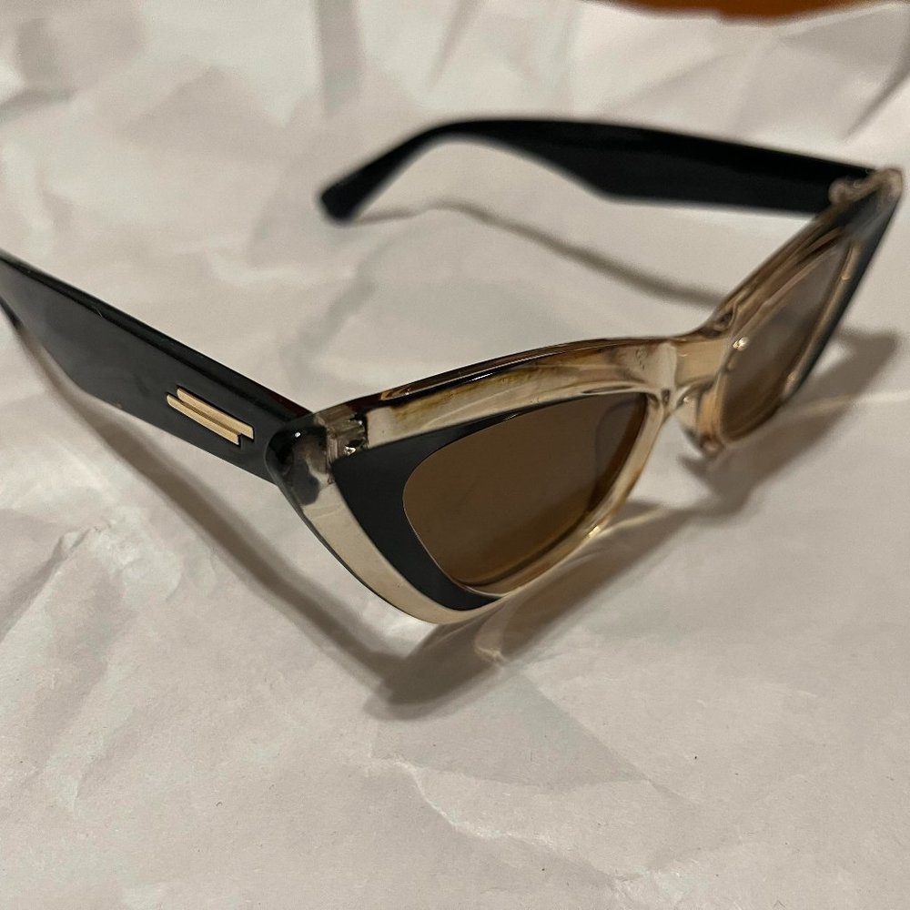 Cat eye sunglasses